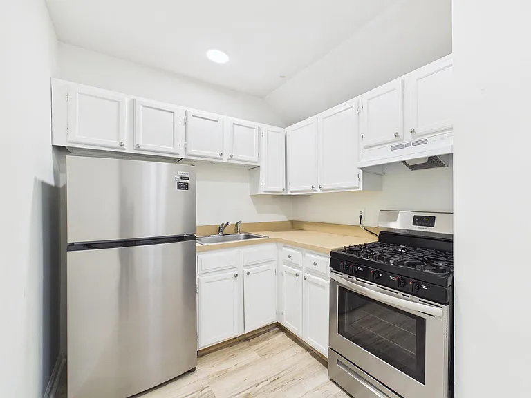 143 N 21st St #1R — Photo 3