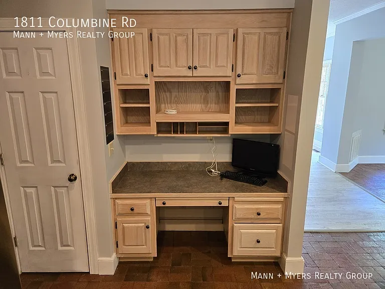 1811 Columbine Rd — Photo 15
