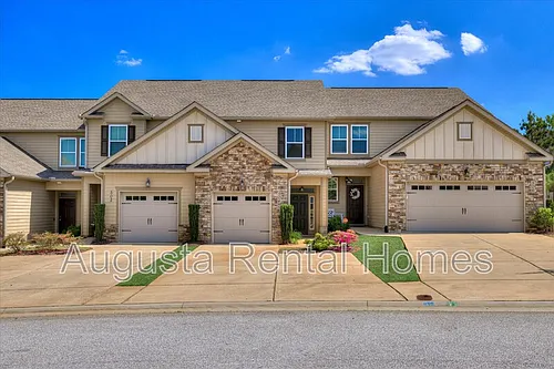 504 Vinings Dr Photo 1