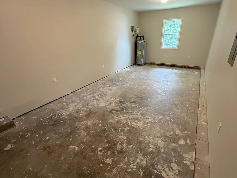 1302 Crescent Ridge Rd NE — Photo 16