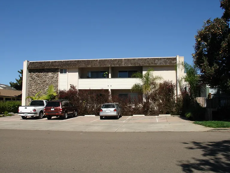 950 Chalcedony St — Photo 1