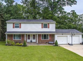 1552 Robin Ln, Stow, OH 44224