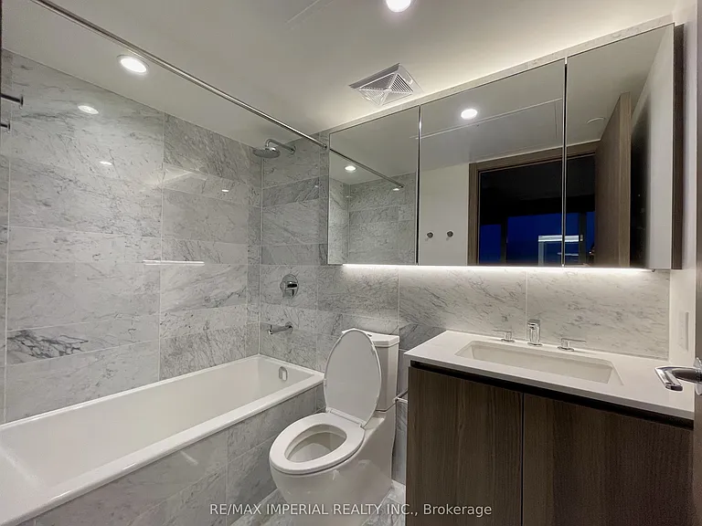 19 Bathurst St #1211 — Photo 8