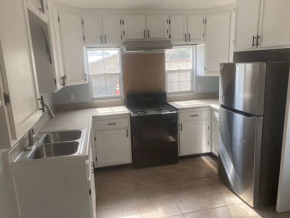 1st image of 1332-1332 E O St