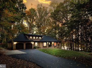 4386 Lakewood Dr, Warrenton, VA 20187