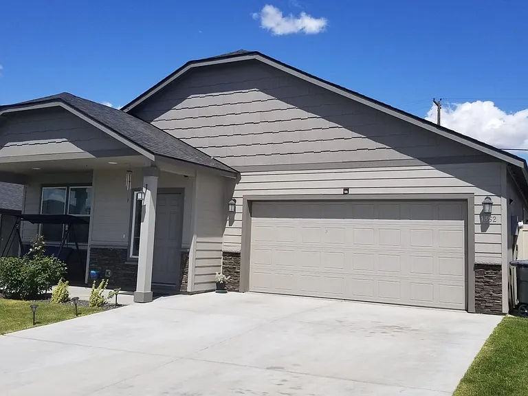1352 E Nen Dr — Photo 1
