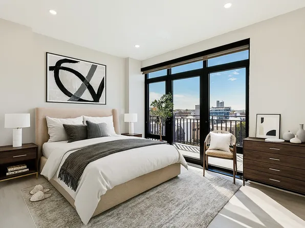 37-18 Broadway image 2 of 11