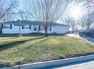 3672 N Macarthur Rd, Decatur, IL 62526
