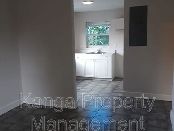 4th image of 1400 W 28th St Unit 2