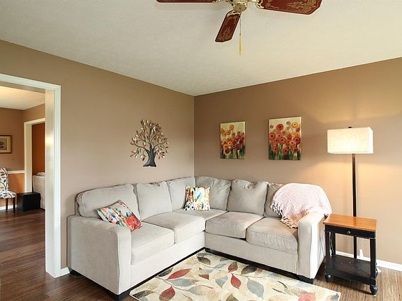 4th image of 518 Berlin Dr