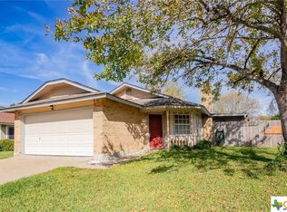 105 Joyce Ln, Victoria, TX 77901