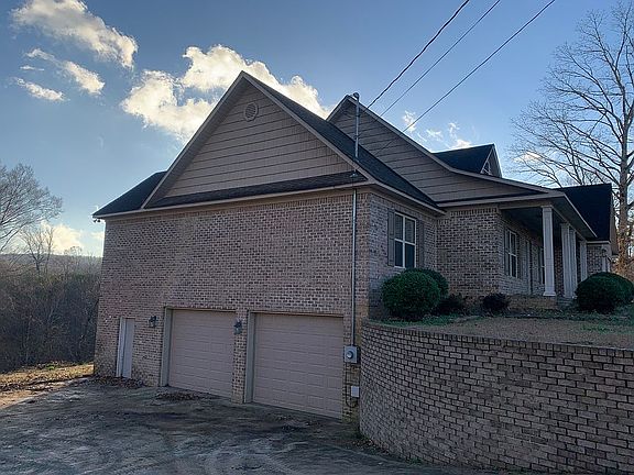 2nd image of 665 Carter St