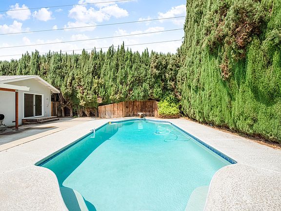 4th image of 2504 W Dorothea Ave