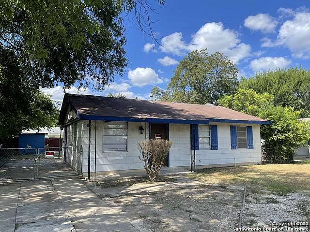 1st image of 2707 Lagoon Dr