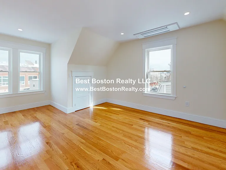 242 Somerville Ave — Photo 13