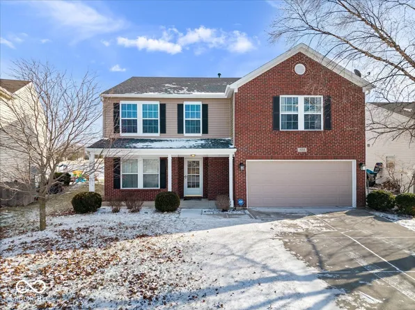 8064 W Campfire Dr, Pendleton, IN 46064