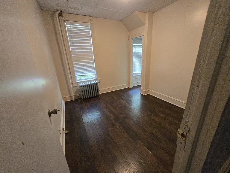 407 N Webster Ave — Photo 35