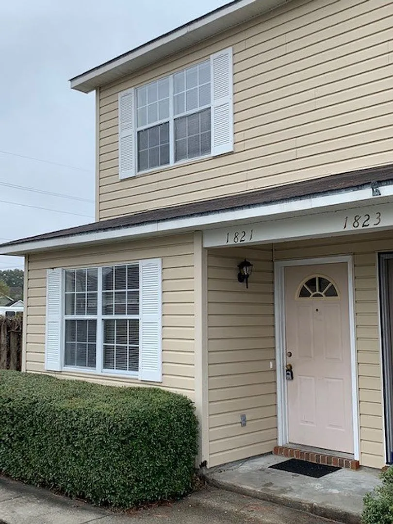 2BD/2.5B located in Remerton. — Photo 1