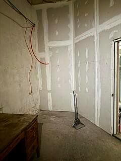 5th image of 9000 Water St
