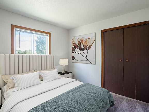 Fargo, ND Summerfield Apartments | 21A | Bedroom