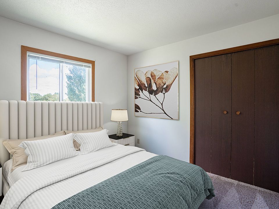 Fargo, ND Summerfield Apartments | 21A | Bedroom