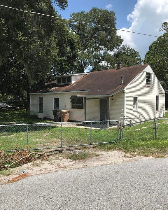 2nd image of 2412 N Magnolia Ave