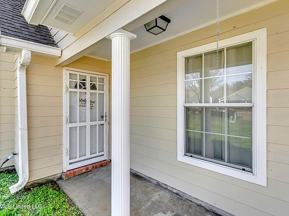 3rd image of 407 Pelican Way
