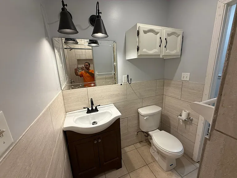 547 Commerce St — Photo 11