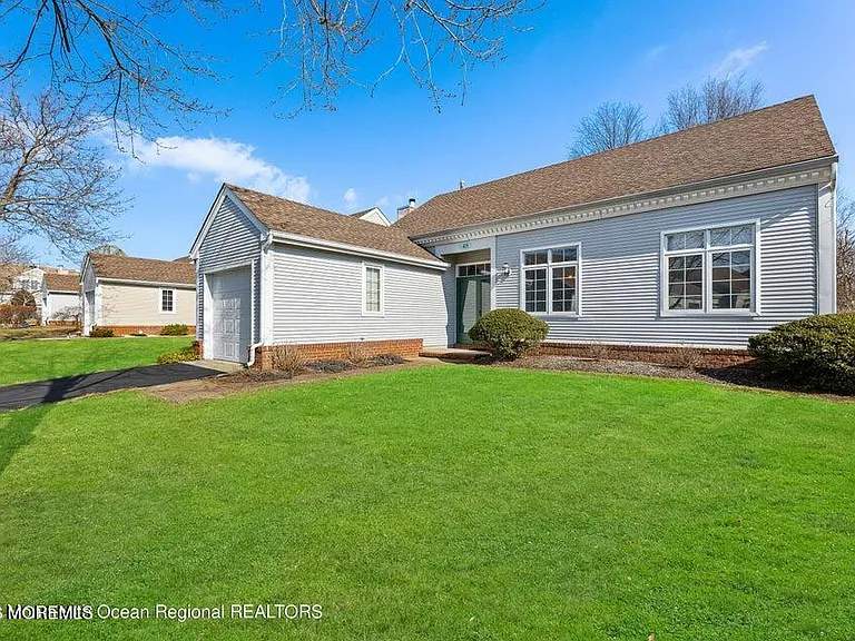 48 Rutland Ln — Photo 2