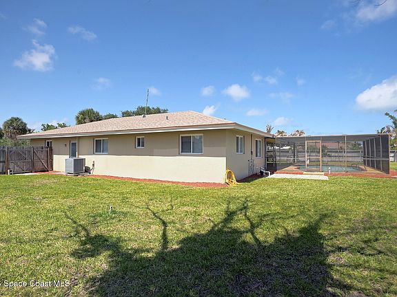 2nd image of 695 Trinidad Ct