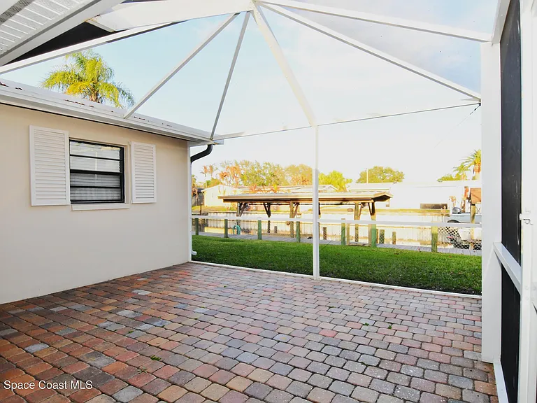 405 Sparrow Dr — Photo 34