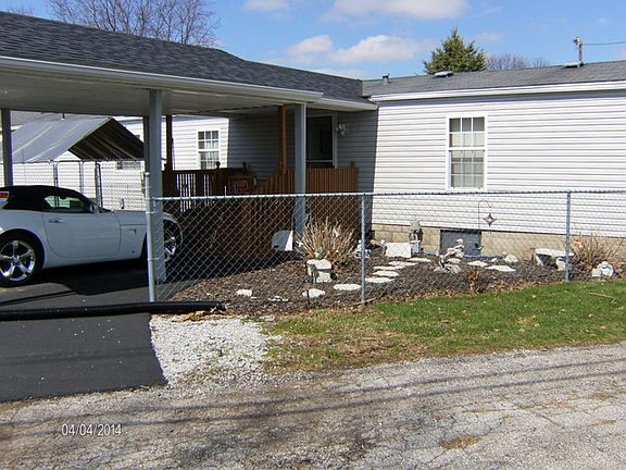 3rd image of 611 E 8th St