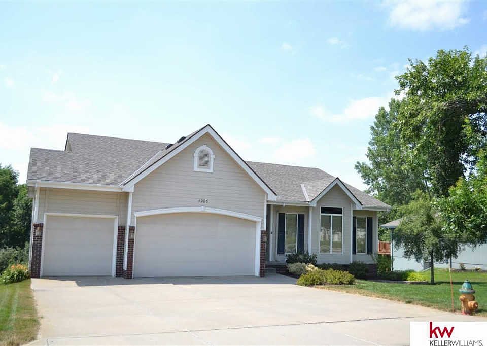 1st image of 4006 Buccaneer Blvd