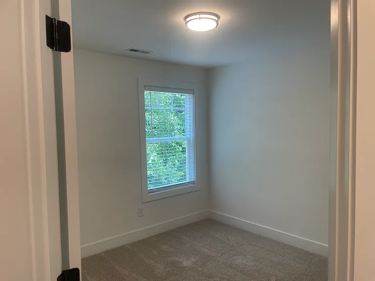 271 Patterson Ave SE — Photo 18