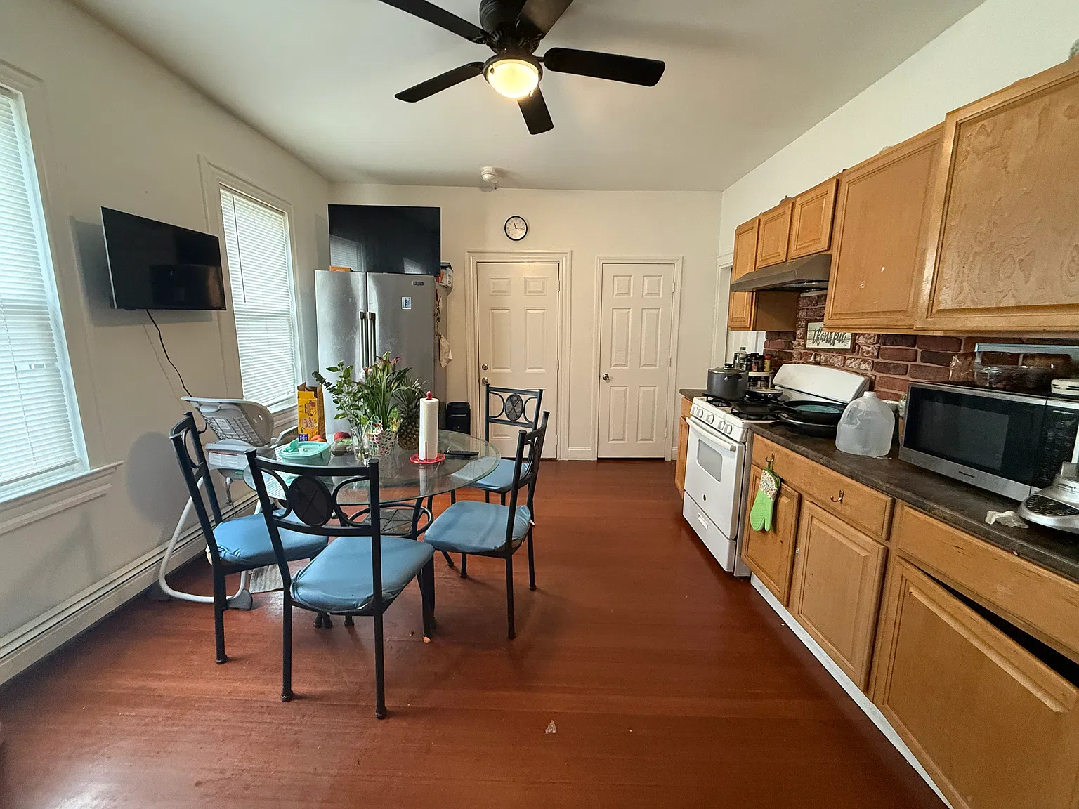 4 bed, 1000 sqft, $3,600 — Photo 3