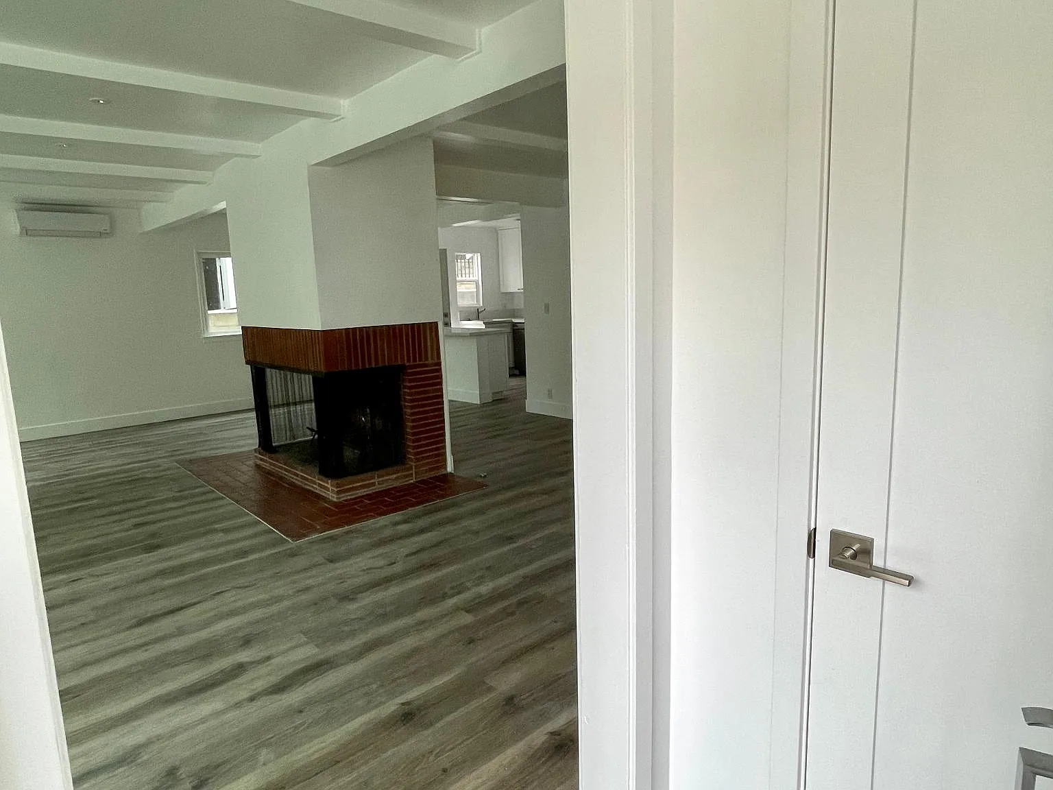 2 bed, 1400 sqft, $4,495 — Photo 4