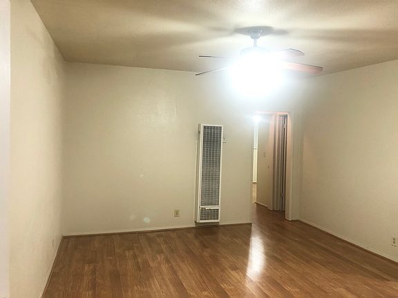 4th image of 4413 Farquhar Ave