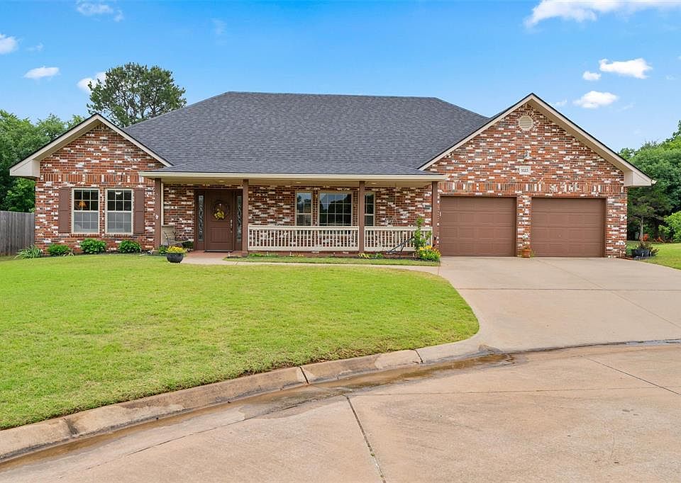 1st image of 1023 W Brooke Hollow Ct