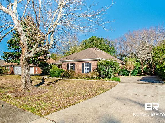 2nd image of 167 Hawthorne Cir