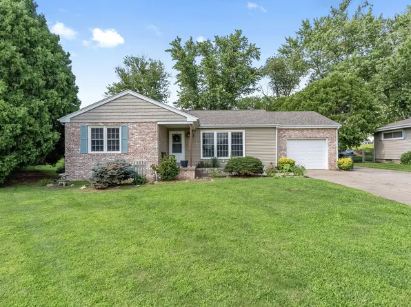 2841 Highland Ct, Muscatine, IA 52761