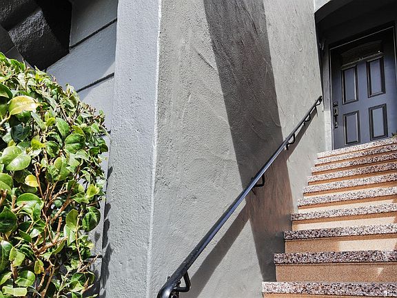 4th image of 2642 Ulloa St
