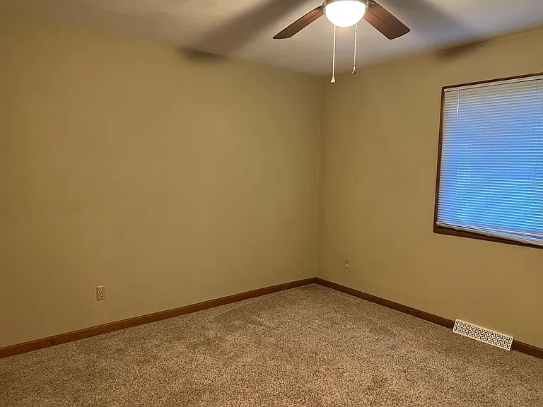 2541 Winfield Dr — Photo 3