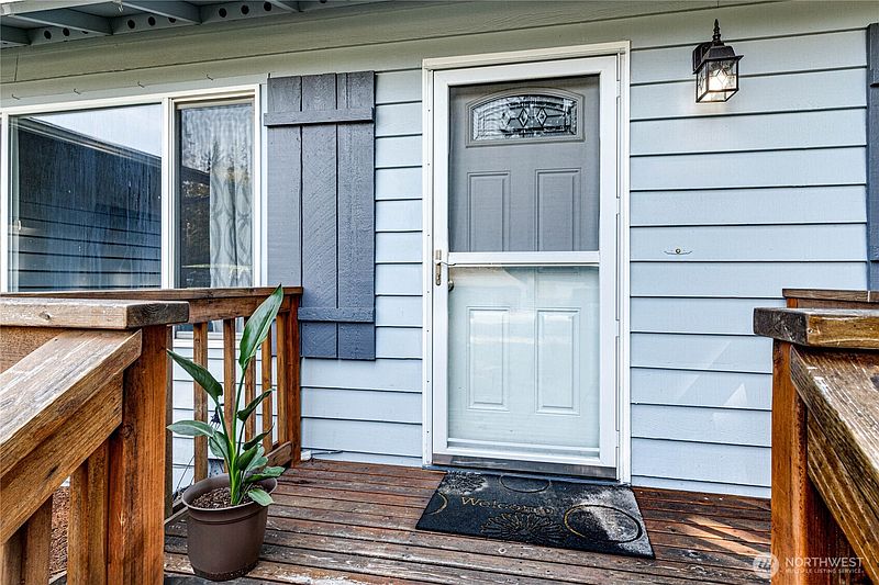 2nd image of 21925 2nd Avenue SE