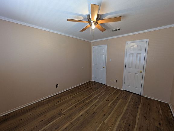 5th image of 574 Georgetown St