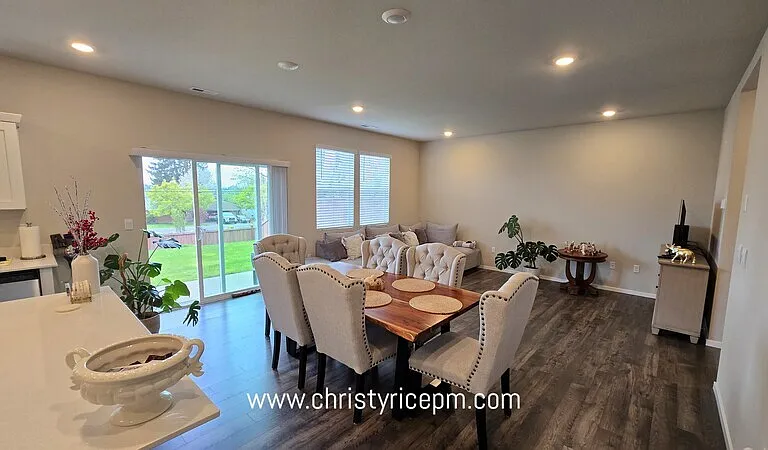 1712 Moran Ave — Photo 4
