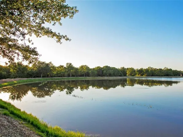 1725 Hidalgo Pass Ct, College Station, TX 77845