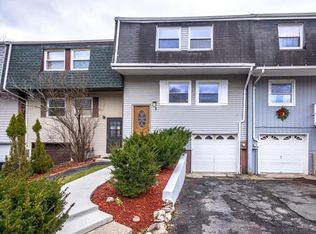 5 Old Anvil Ln, Middletown, NY 10940