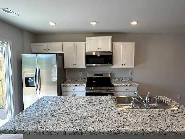 4119 Hudson Ct SW — Photo 5