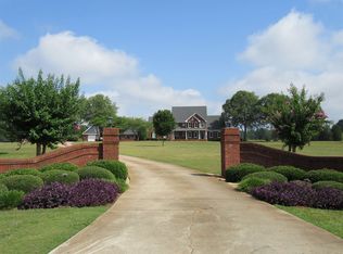 919 Adams Cir, Social Circle, GA 30025