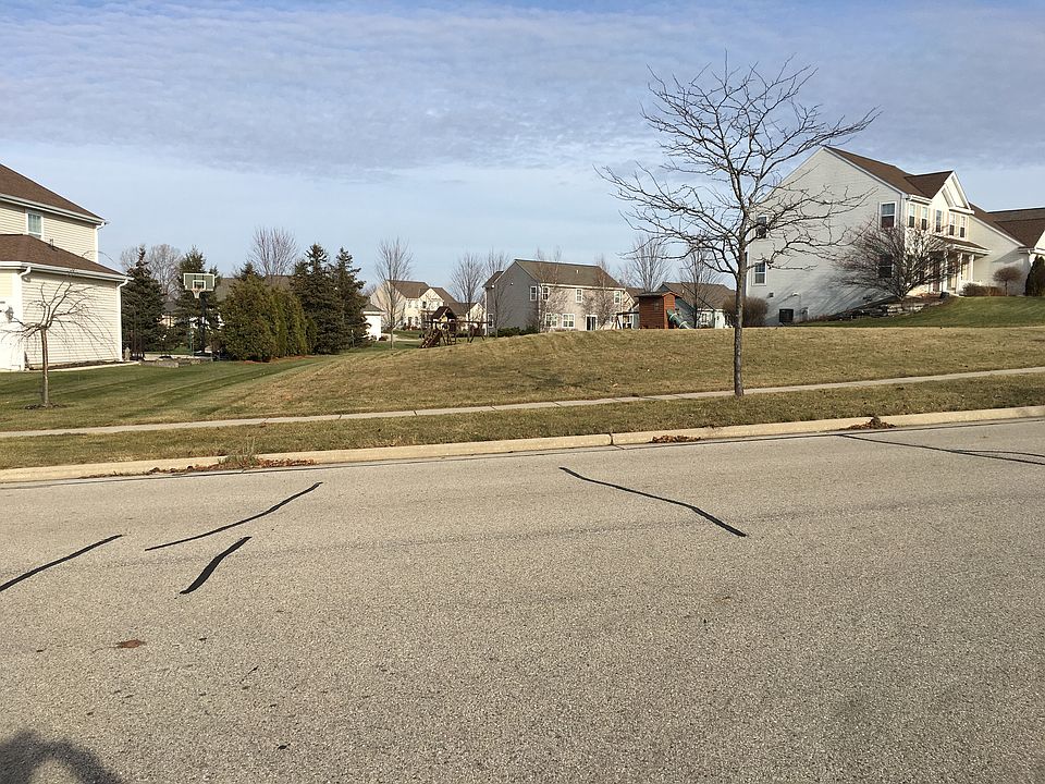 2nd image of 1322 Macintosh Way